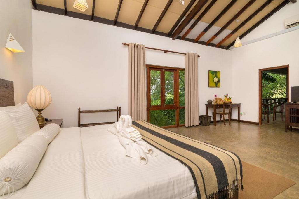 Roman Lake Ayurveda Boutique Resort Ahungalla Eksteriør billede